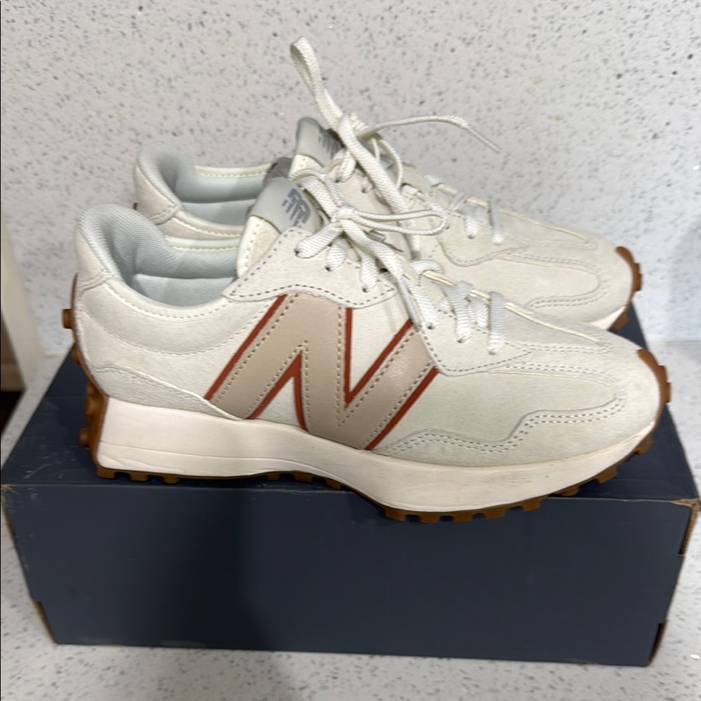 New Balance 327 Bandier